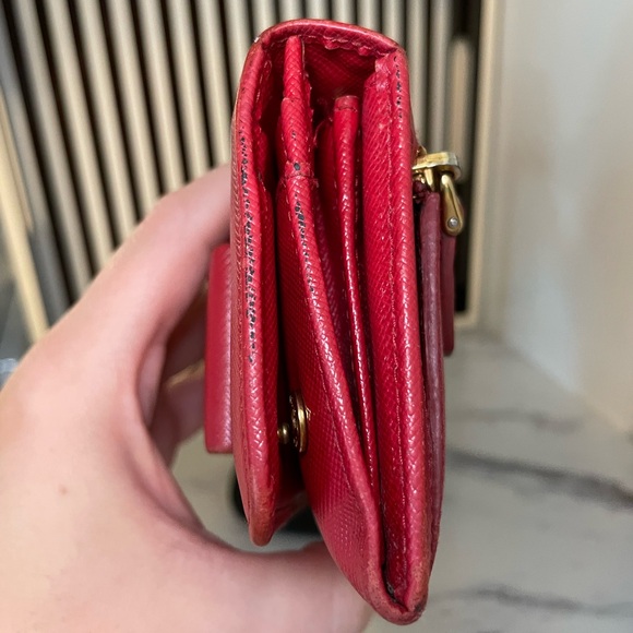 Prada Red Bow Wallet Saffiano Leather - Picture 5 of 17